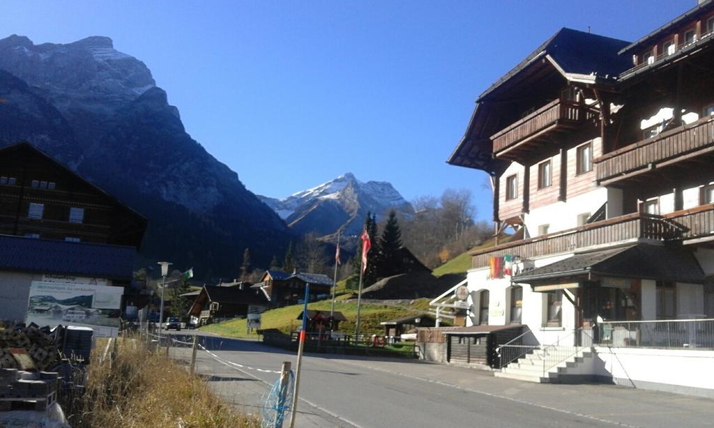 Hotel Restaurant Baren Gsteig Exterior photo